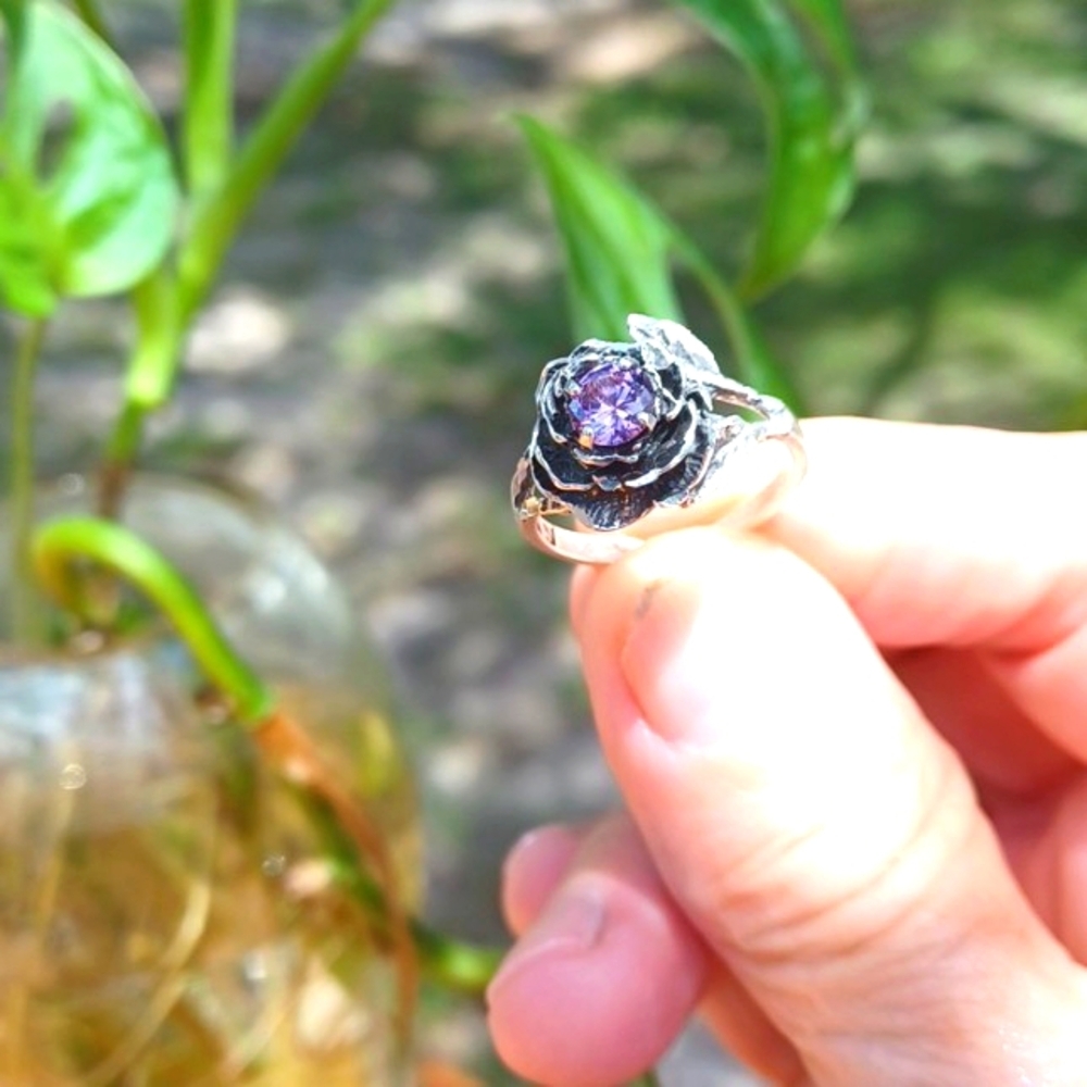 Womans Sterling Silver Celtic  1 Carat  Amethyst Tublar Rose Purple Ring  6.5